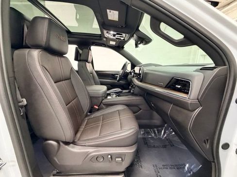 Certified 2026 Chevrolet Tahoe High Country AWD/4WD image 28