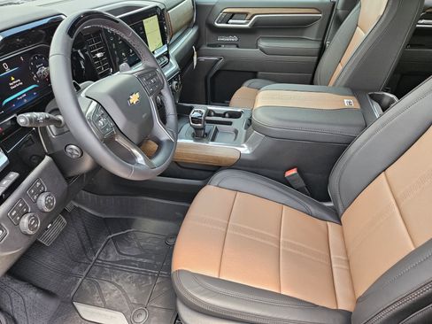 New 2026 Chevrolet Silverado 1500 High Country AWD/4WD image 9