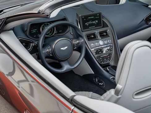Used 2020 Aston Martin DB11 Volante RWD image 15