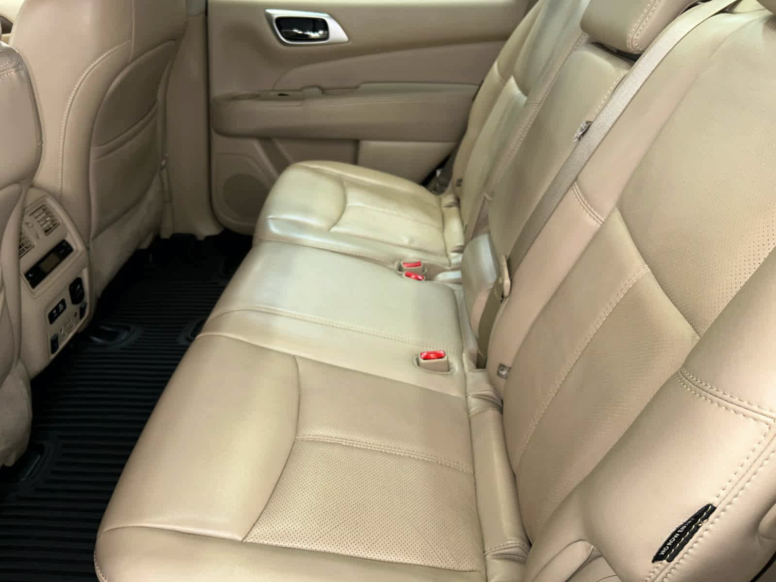 Used 2019 Nissan Pathfinder Platinum AWD/4WD image 6
