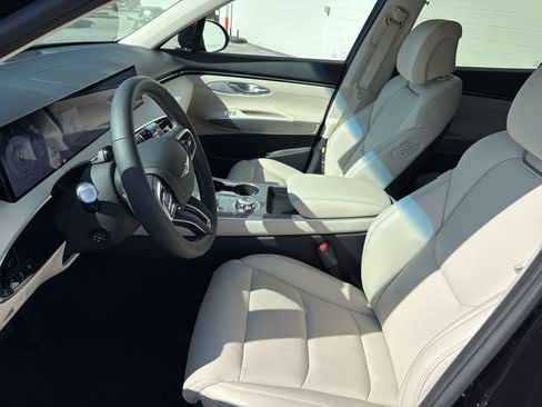 Used 2026 Genesis GV70 2.5T Select AWD/4WD image 24