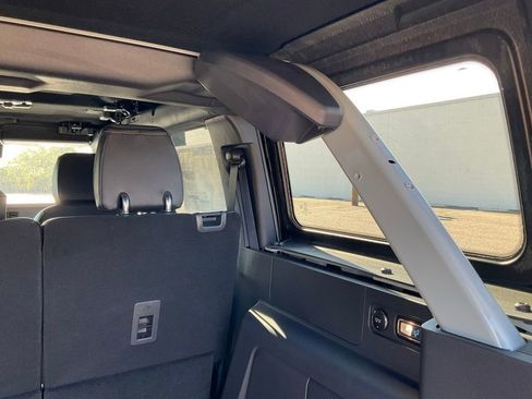 Certified 2024 Ford Bronco Black Diamond w/ Sasquatch Package image 25