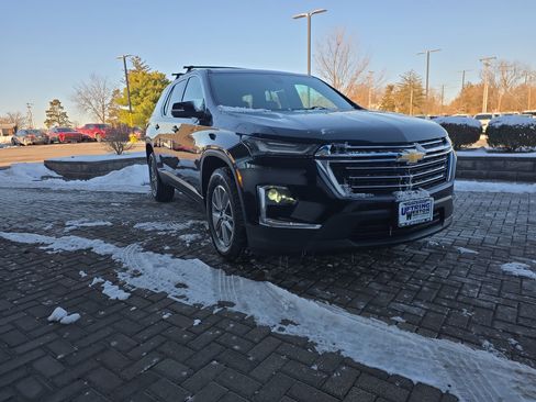 Used 2023 Chevrolet Traverse LT image 7