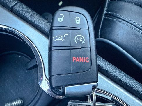 Used 2020 Jeep Grand Cherokee Overland image 47