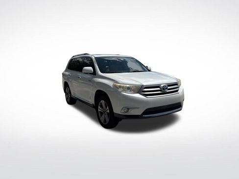 Used 2012 Toyota Highlander Limited w/ Tow Pkg FWD image 2