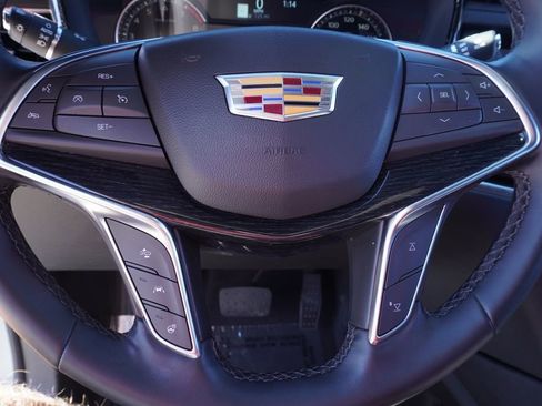 Certified 2025 Cadillac XT5 Premium Luxury image 18