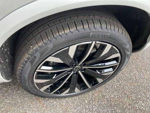 New 2025 Volvo XC90 T8 Plus w/ Protection Package Premier image 10