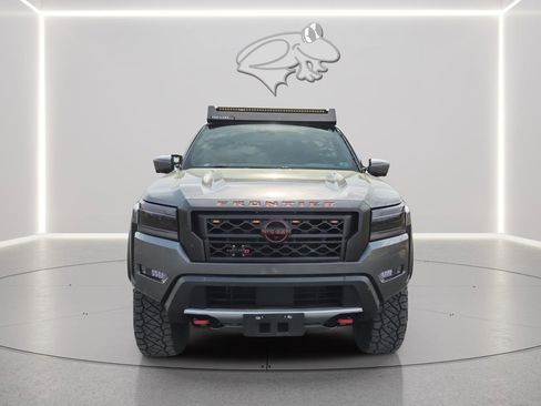 Used 2022 Nissan Frontier PRO-4X image 2