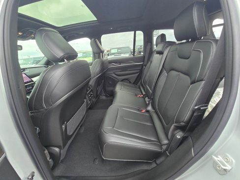 New 2025 Jeep Grand Cherokee Limited AWD/4WD image 20