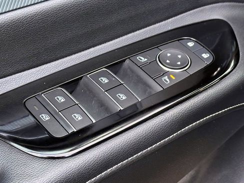 Certified 2025 Nissan Murano SL image 18