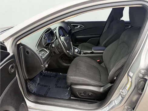 Used 2015 Chrysler 200 Limited w/ Spring Special Group FWD image 10