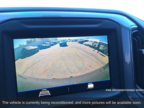 Used 2021 Chevrolet Silverado 1500 Custom Trail Boss w/ LPO, Dark Essentials Package AWD/4WD image 17