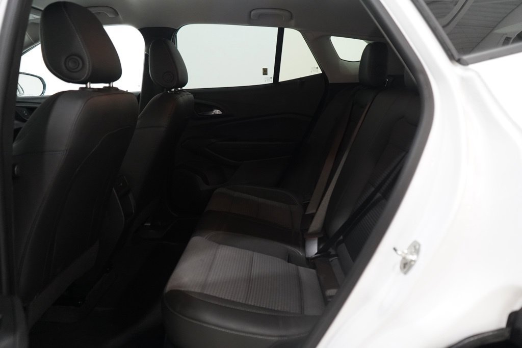 Used 2025 Chevrolet Trax LT FWD image 30