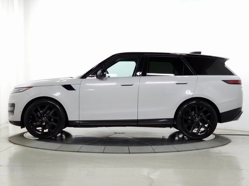 Used 2023 Land Rover Range Rover Sport SE image 2