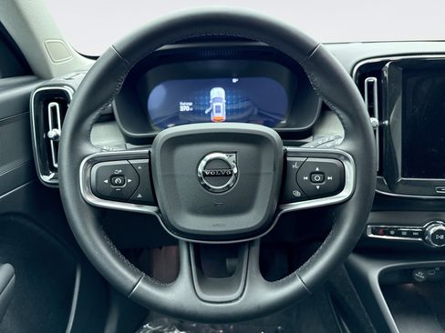 Used 2025 Volvo XC40 B5 Core AWD/4WD image 12