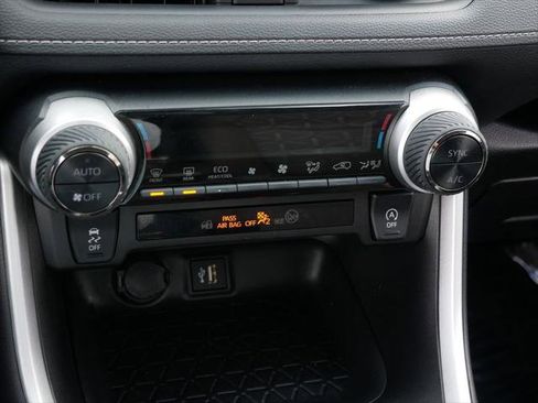 Certified 2025 Toyota RAV4 XLE AWD/4WD image 21