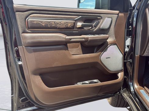 New 2025 RAM 1500 Limited AWD/4WD image 18