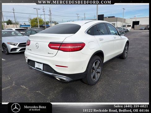 Used 2017 Mercedes-Benz GLC 300 4MATIC Coupe image 4