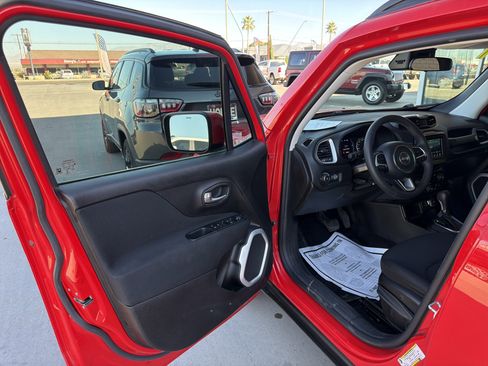 Used 2020 Jeep Renegade Latitude image 13