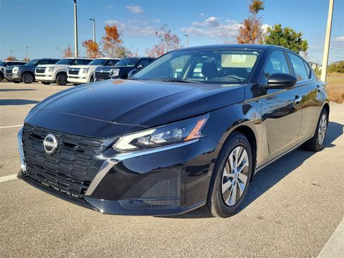 Used 2025 Nissan Altima 2.5 S image 9