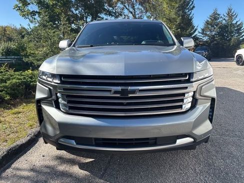 Used 2024 Chevrolet Tahoe High Country AWD/4WD image 2