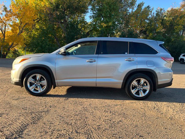 Used 2016 Toyota Highlander Limited AWD/4WD image 2