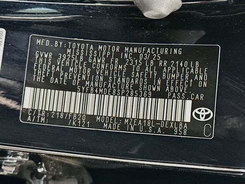 Used 2025 Toyota Corolla LE FWD image 12
