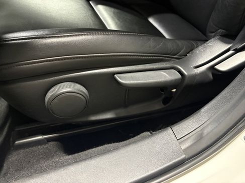 Used 2021 MAZDA MAZDA3 s image 24