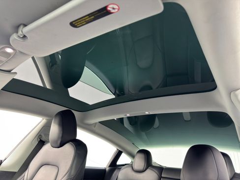 Used 2020 Tesla Model 3 Standard Range Plus image 12