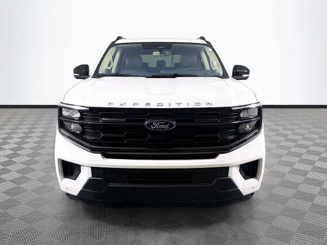Certified 2025 Ford Expedition Active AWD/4WD image 2