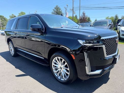 Used 2024 Cadillac Escalade ESV Premium Luxury AWD/4WD image 2