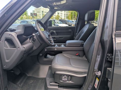 New 2026 Land Rover Defender 130 X-Dynamic SE AWD/4WD image 25