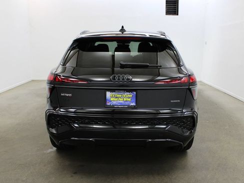 New 2026 Audi Q3 quattro 2.0T AWD/4WD image 4