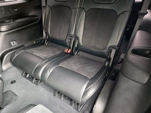 Used 2023 Jeep Grand Cherokee L Laredo RWD image 32