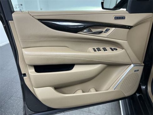 Used 2020 Cadillac Escalade Platinum image 23