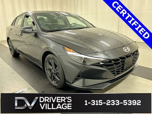 Used 2023 Hyundai Elantra SEL image 1