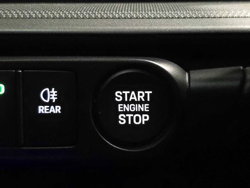 Used 2025 Porsche 911 Carrera image 34