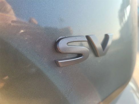 Used 2024 Nissan Rogue SV image 28