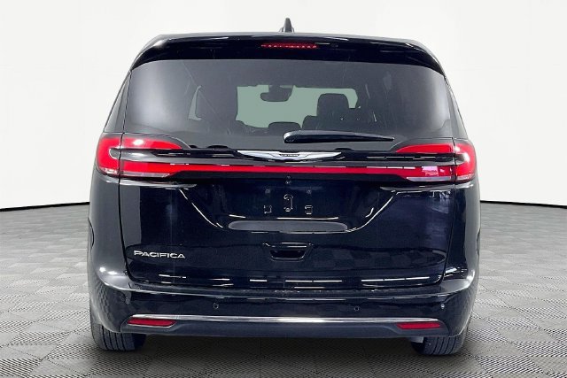 Used 2026 Chrysler Pacifica Select FWD image 5