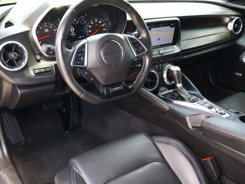 Used 2017 Chevrolet Camaro LT RWD image 8