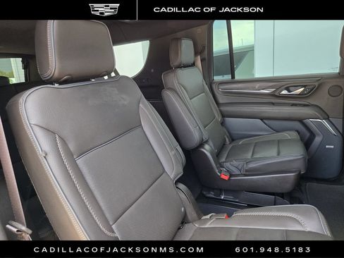 Used 2023 GMC Yukon XL Denali AWD/4WD image 25