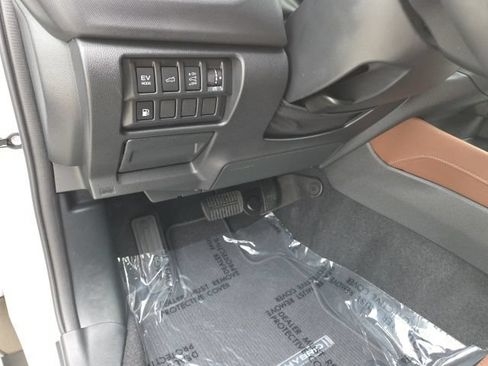 Used 2025 Subaru Forester Touring AWD/4WD image 34