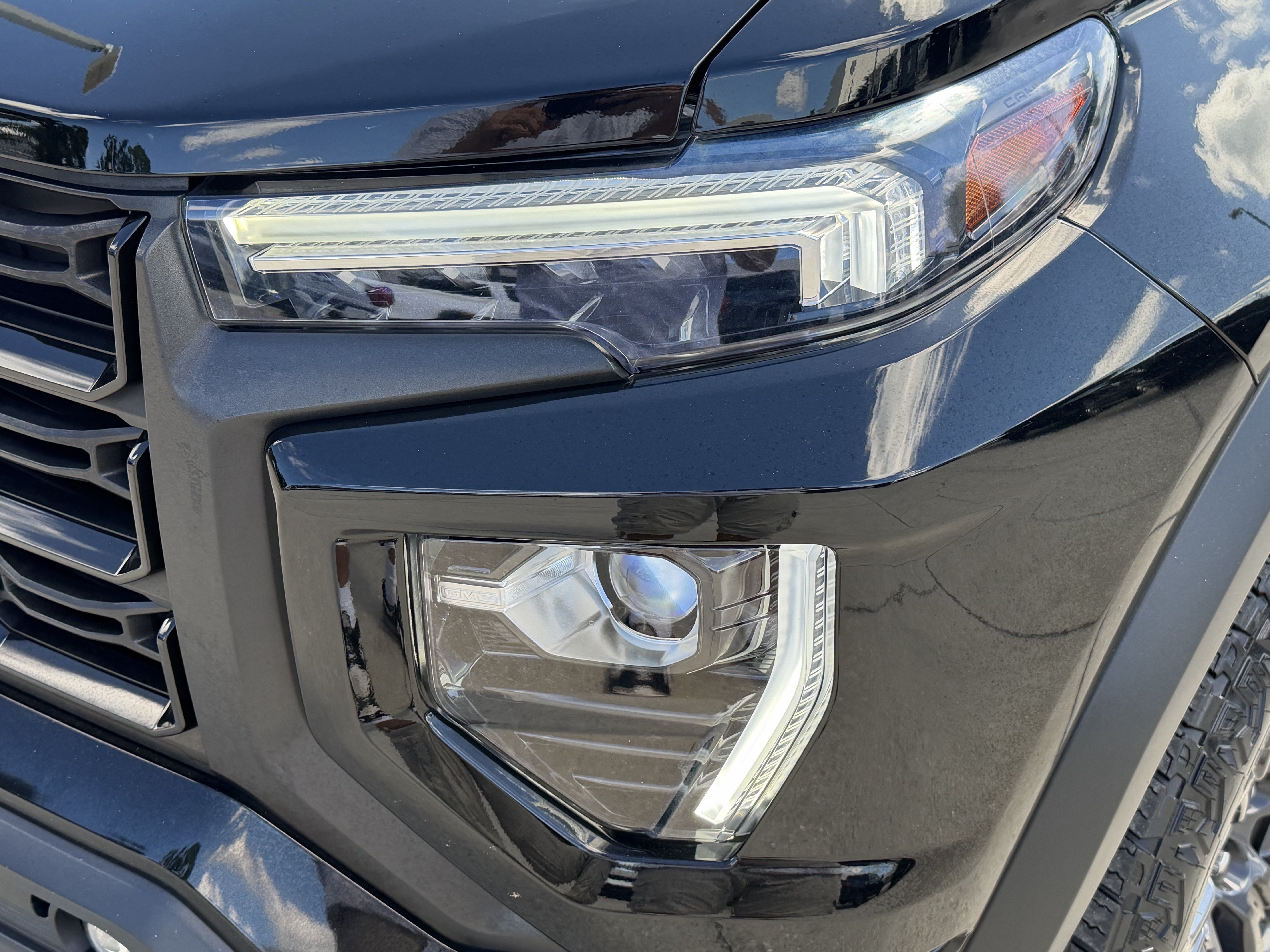 Used 2023 GMC Canyon Elevation w/ Convenience Package RWD image 9