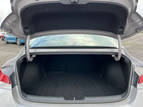 Used 2025 Hyundai Elantra SEL image 31