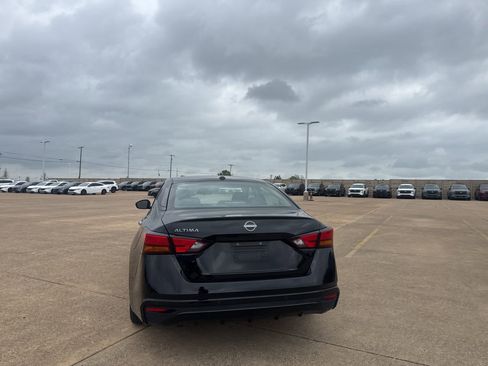 Certified 2025 Nissan Altima 2.5 SV image 18