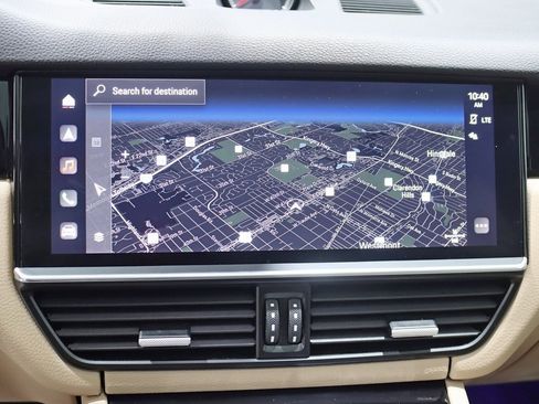 Used 2023 Porsche Cayenne Platinum Edition image 18