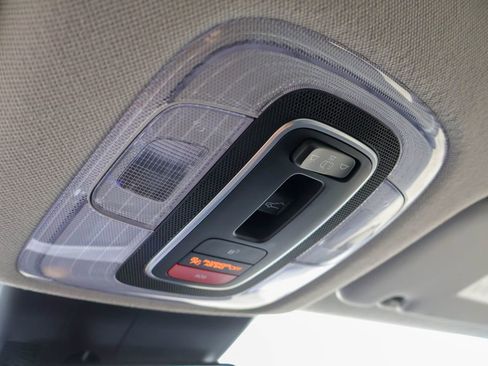 Used 2025 Hyundai Elantra Limited FWD image 16