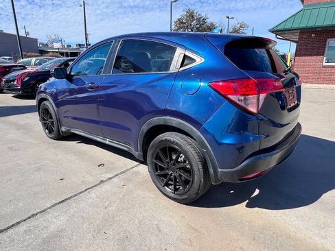 Used 2016 Honda HR-V EX image 5