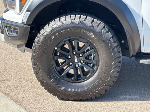 Used 2025 Ford F150 Raptor AWD/4WD image 39