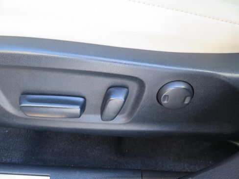 Used 2022 Lexus RX 450hL AWD w/ Premium Package image 14